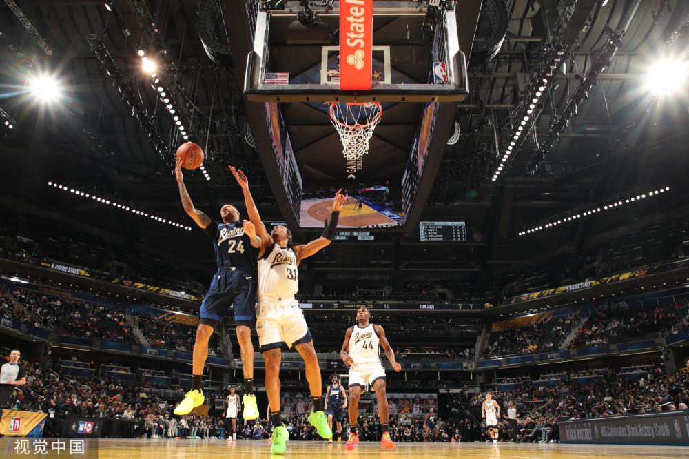 詹姆斯的举 詹姆斯的举